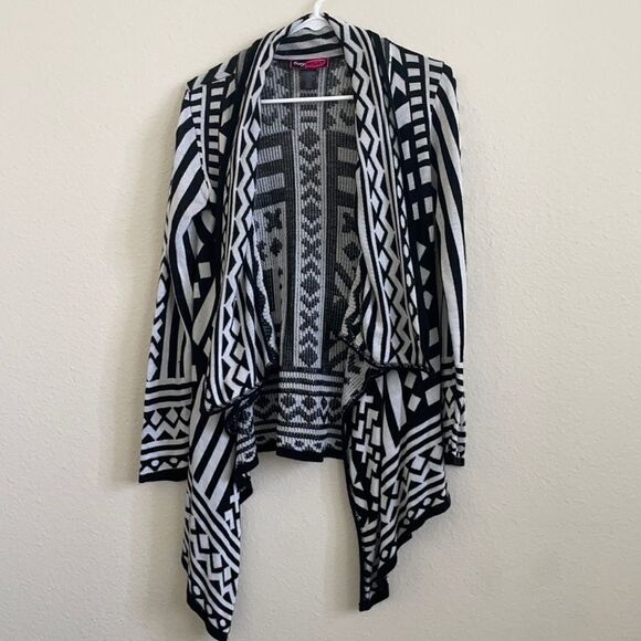 Black & White Cardigan - Picture 1 of 7